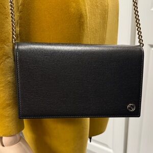 Gucci Black Leather Betty Crossbody Bag with Gold Chain